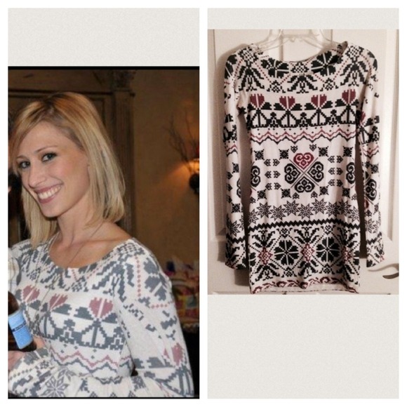 Forever 21 Dresses & Skirts - Tribal Print Sweater Dress WHITE Long Sleeve S/P