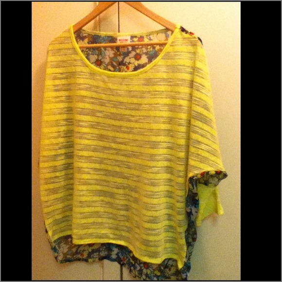 💚 Blouse 💛 - Picture 1 of 2