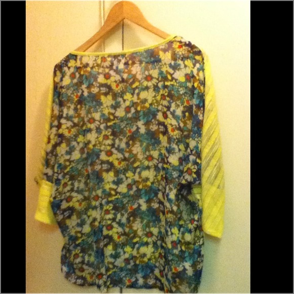 💚 Blouse 💛 - Picture 2 of 2