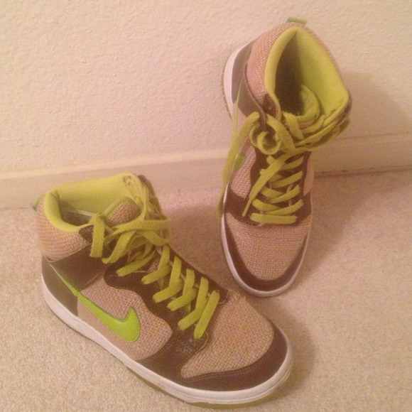 Nike dunks neon green and brown trim