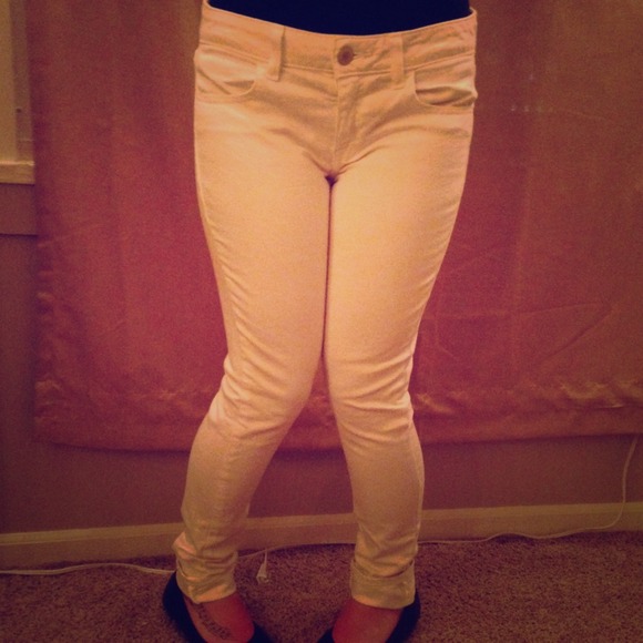 American Eagle White Skinnies