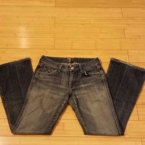Light medium wash 7 for all mankind jeans. "A"