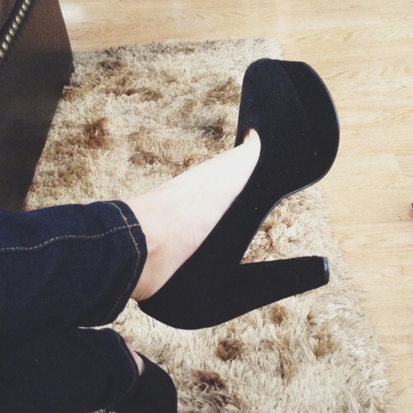 🍍ON SALE🍍Black heels ✨READ DESCRIPTION✨