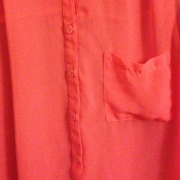 Collared tank - Picture 2 of 2