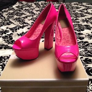 Hot Pink Fahrenheit peep toe chunky platform heels