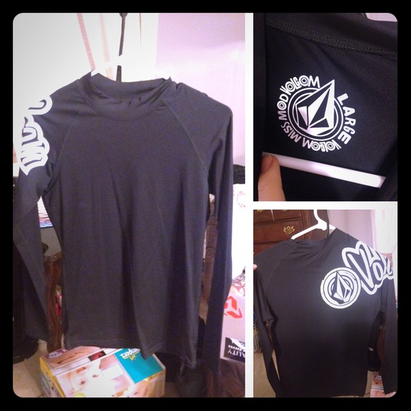 Volcom rash guard