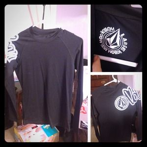 Volcom rash guard