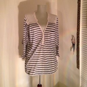 Navy blue & white top