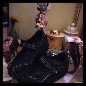 Black sketchers shape-ups