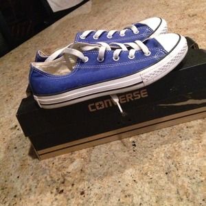 Royal blue converses