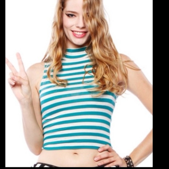 Cute striped crop top <3