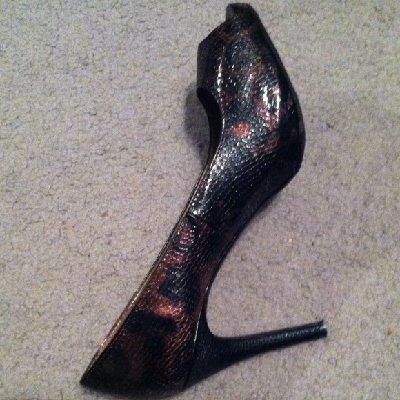 Worthington size 9 1/2 leopard print 3inch heels - Picture 4 of 4