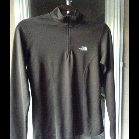 North Face pull over