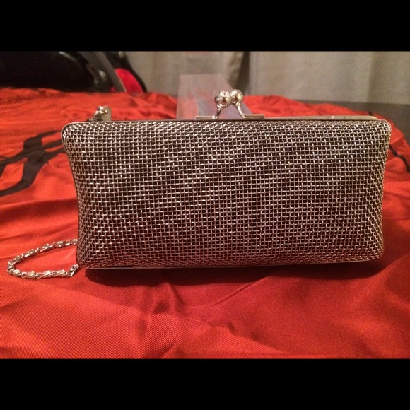 Small snap clutch NWOT - Picture 2 of 3