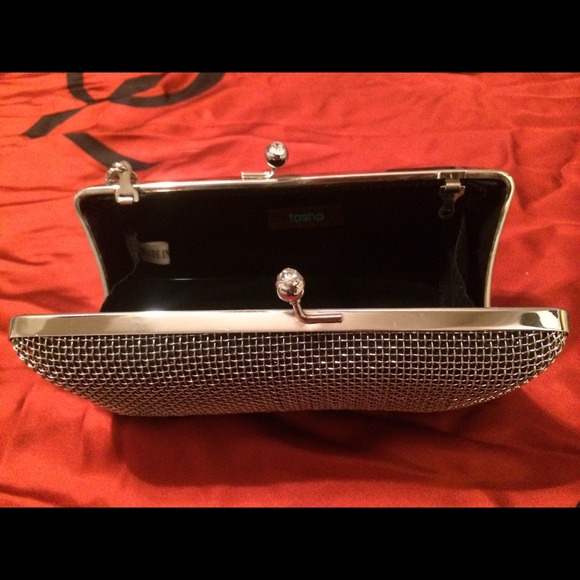 Small snap clutch NWOT - Picture 3 of 3