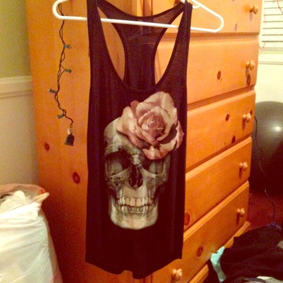 Skull tank