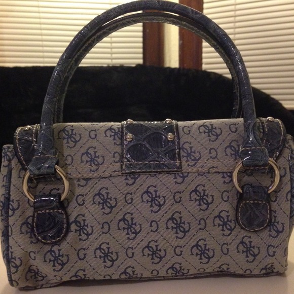GUESS Mini Purse - Picture 2 of 4