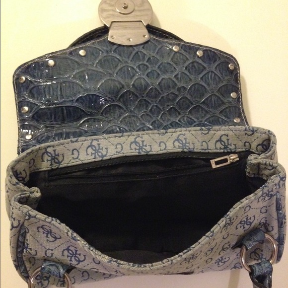 GUESS Mini Purse - Picture 3 of 4