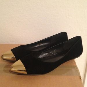 Black cap toe flats