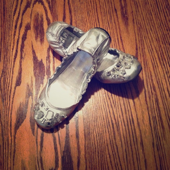 Dolce Vita Novella Silver Ballet Flats.