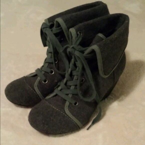 Aldo gray wedge booties 38