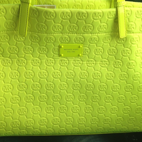 🎉SOLD🎉.  NWT Michael Kors Neon Yellow Neoprene