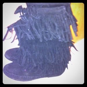 Black fringe boots