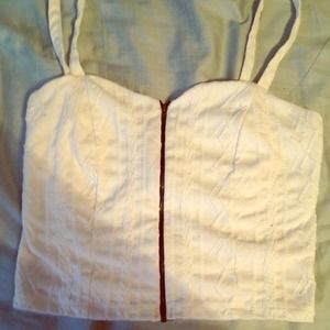 Tribal white crop top zipper down 🌸