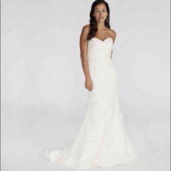 🚫SOLD🚫BRAND NEW White Kirstie Kelly Wedding gown