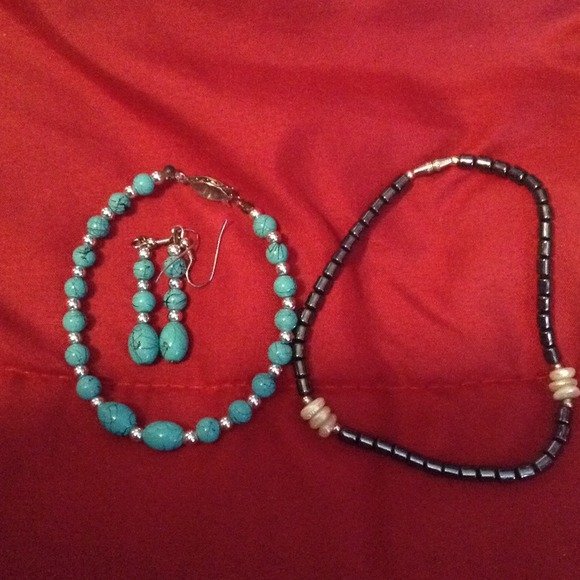 Beautiful Handmade Bracelet and Earrings Set - Picture 1 of 3