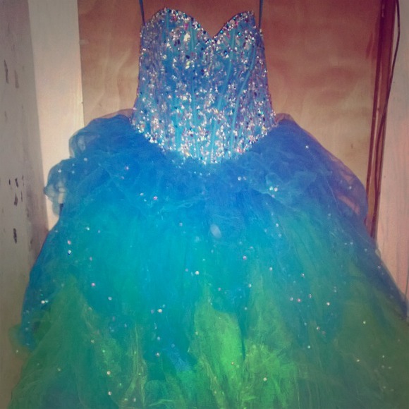 Lovely, timeless multicolor gown