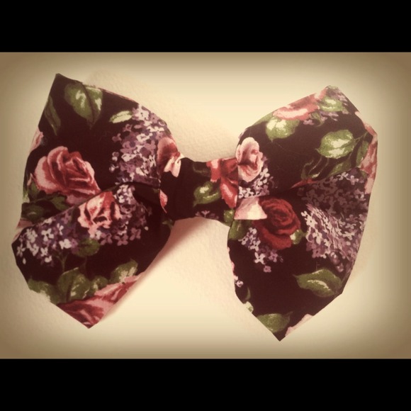Oversized handmade floral Bow - Picture 4 of 4