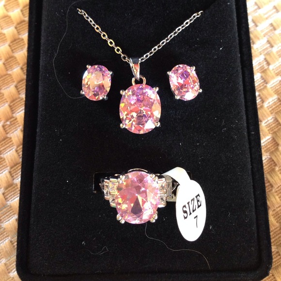 Jewelry - Gorgeous pink set