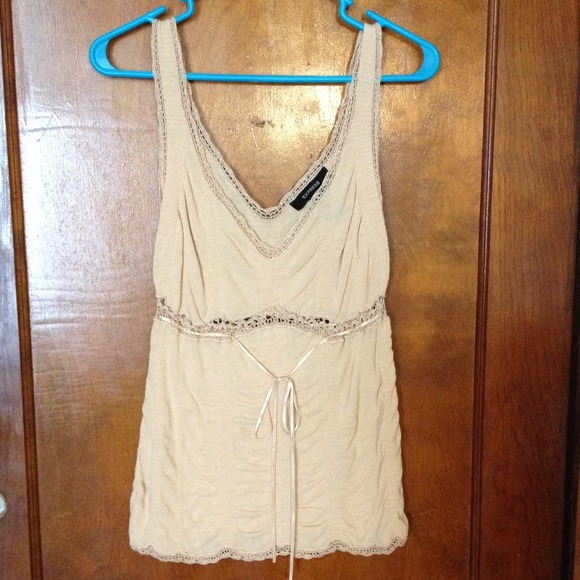 Beautiful lace tank top