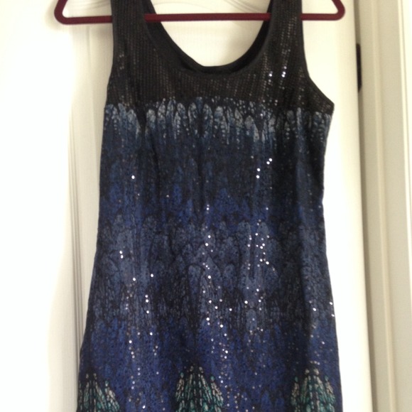 Dresses & Skirts - Beautiful chic maxi dress NWT