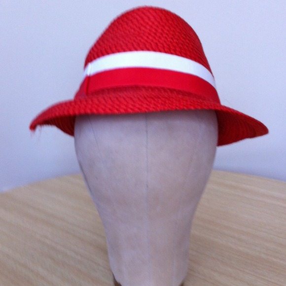 Red straw hat - Picture 1 of 4