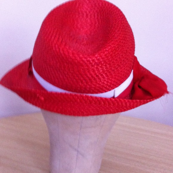 Red straw hat - Picture 2 of 4