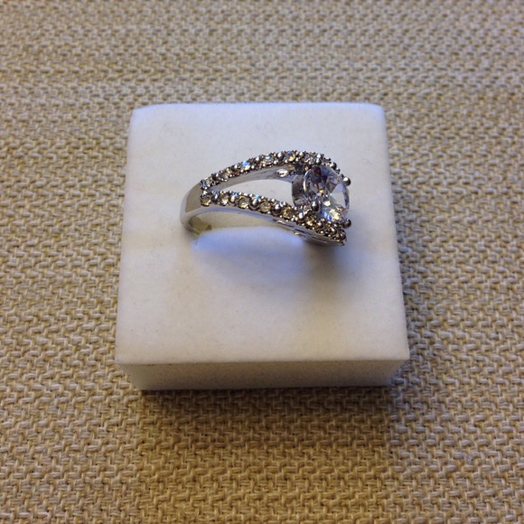🆕 1.2ct Over Under Engagement Ring - Picture 2 of 4