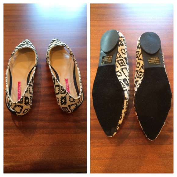 ❌SOLD❌Tribal Print Flats Sz 6.5 - Picture 4 of 4
