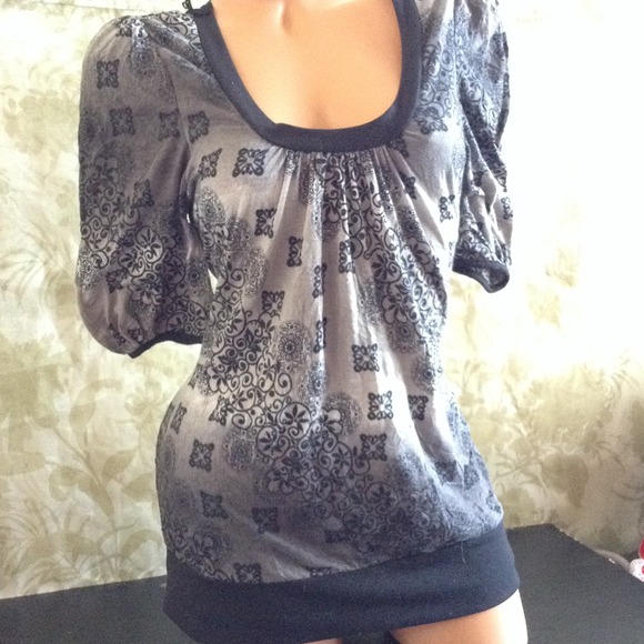 Grey top