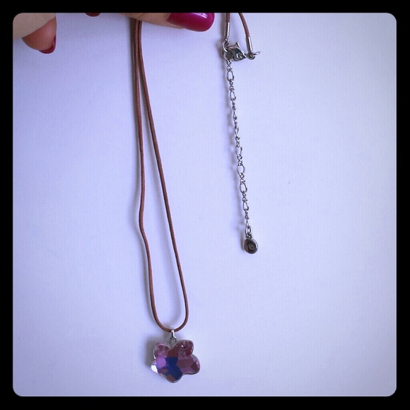 *just reduce* Authentic swarovski necklace