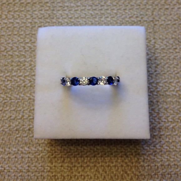🆕 3.9ct (.925 Sterling Silver) White/Blue CZ Band - Picture 2 of 3