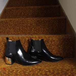 *SOLD* Zara ankle boots with gunmetal heel