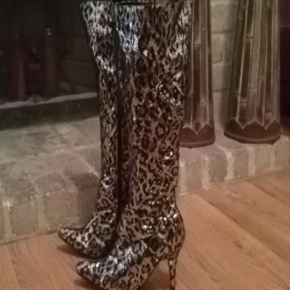 **REDUCED~ Metallic Knee High Boots