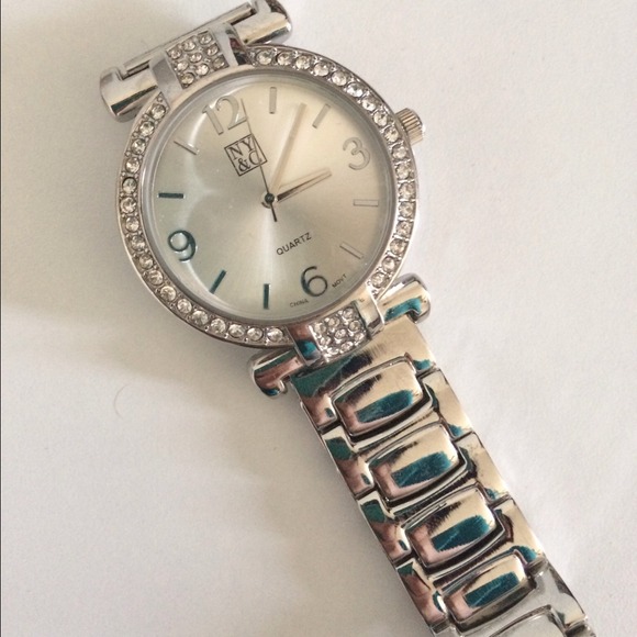 NY&CO silver watch with dust bag - Picture 2 of 2