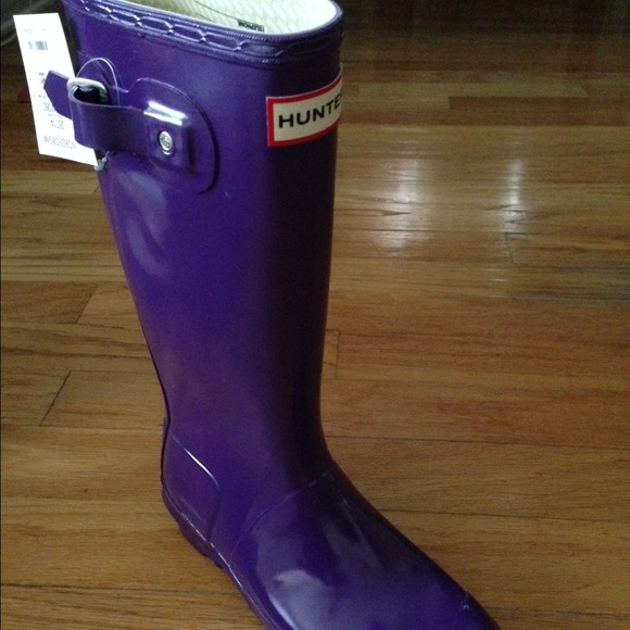 SOLD hunter rainboots for kids (big kids 8-12yrs)