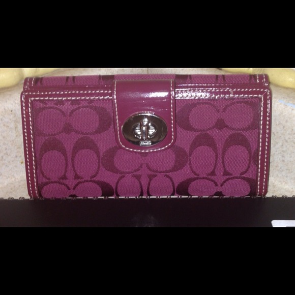 Authentic Coach wallet reduced!!!