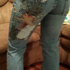 TRUE RELIGION JEANS