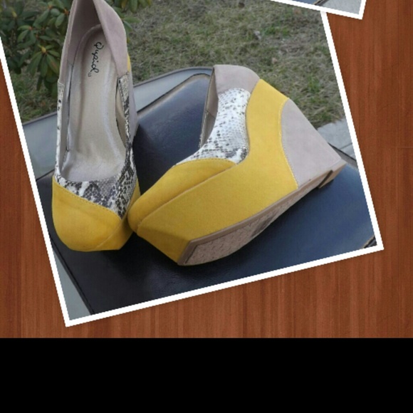 !!!SOLD!!! Wedge heels
