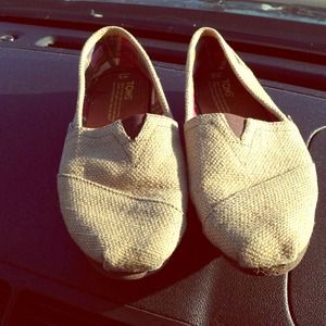 LIKE NEW TOMS!! And VS SHADES BUNDLE